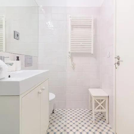 Apartment Quaint In The Heart Of *