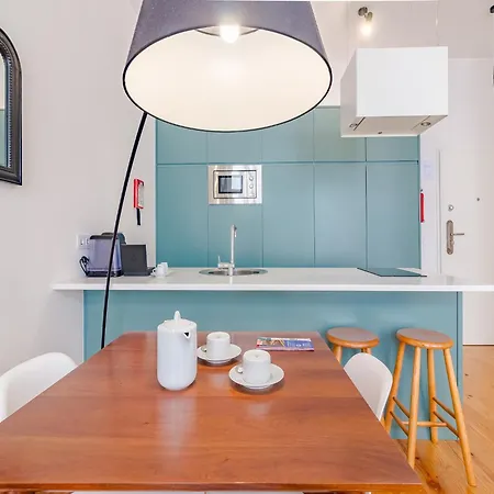 Апартаменты Quaint In The Heart Of